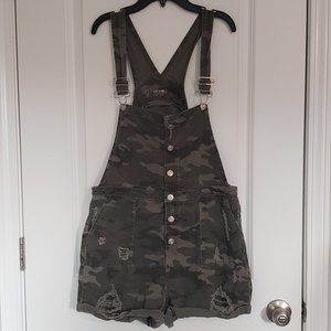 No Boundaries Camo Overall Shorts Size 11-17